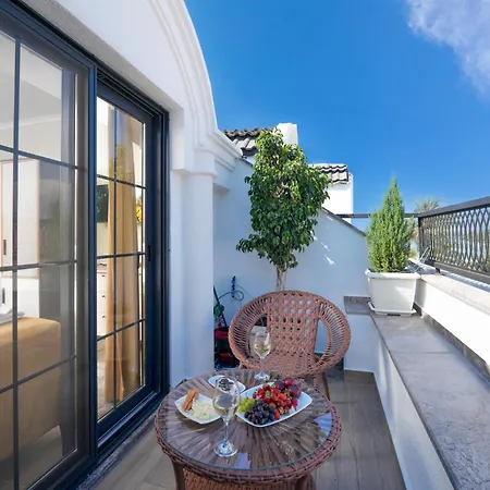 Apartment Cordon 61 By Ocekhomes